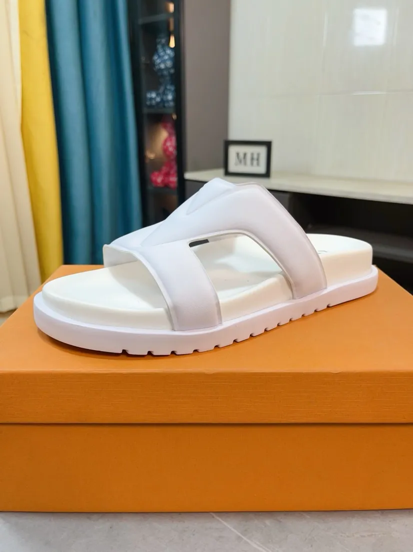 Men's shoes 💰360🌹🌹 (lv-Louis Vuitton) new men's sandals, high-end boutique, exquisite embossed logo decoration on the upper, fine workmanship, super soft soles, casual, loose and comfortable, a must-have in summer! \nsize：38-44
